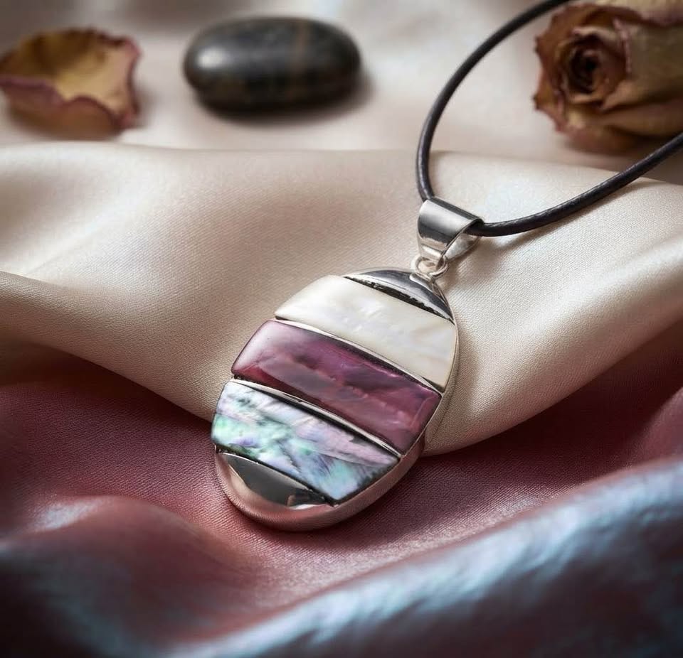 Chic Multi-Stone Oval Pendant Necklace
