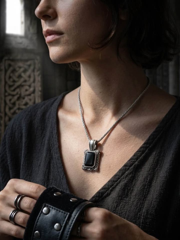 Gothic Emerald-Cut Black Pendant Necklace
